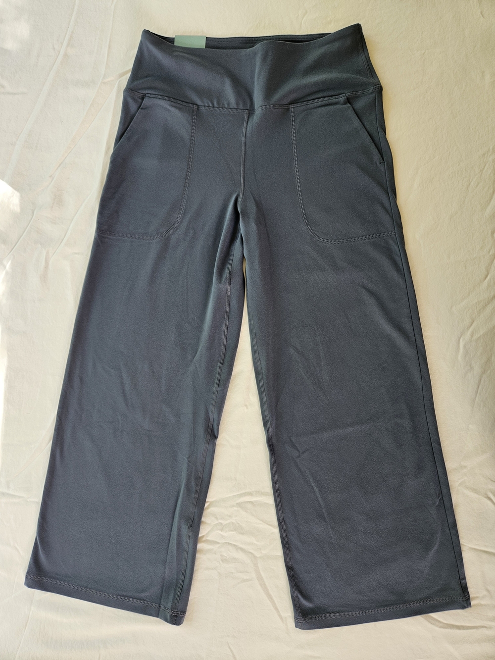 Tuff Veda Athletics Slate Blue Straight Leg Cropped Athletic Pants NWT Medium